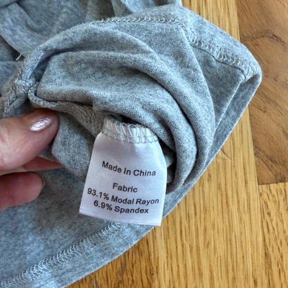 BEARSLAND Nursing Breastfeeding Maternity Light Gray Top - Picture 6 of 7